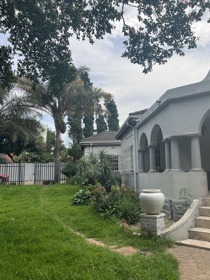 To Let 4 Bedroom Property for Rent in Parkhill Gardens Gauteng