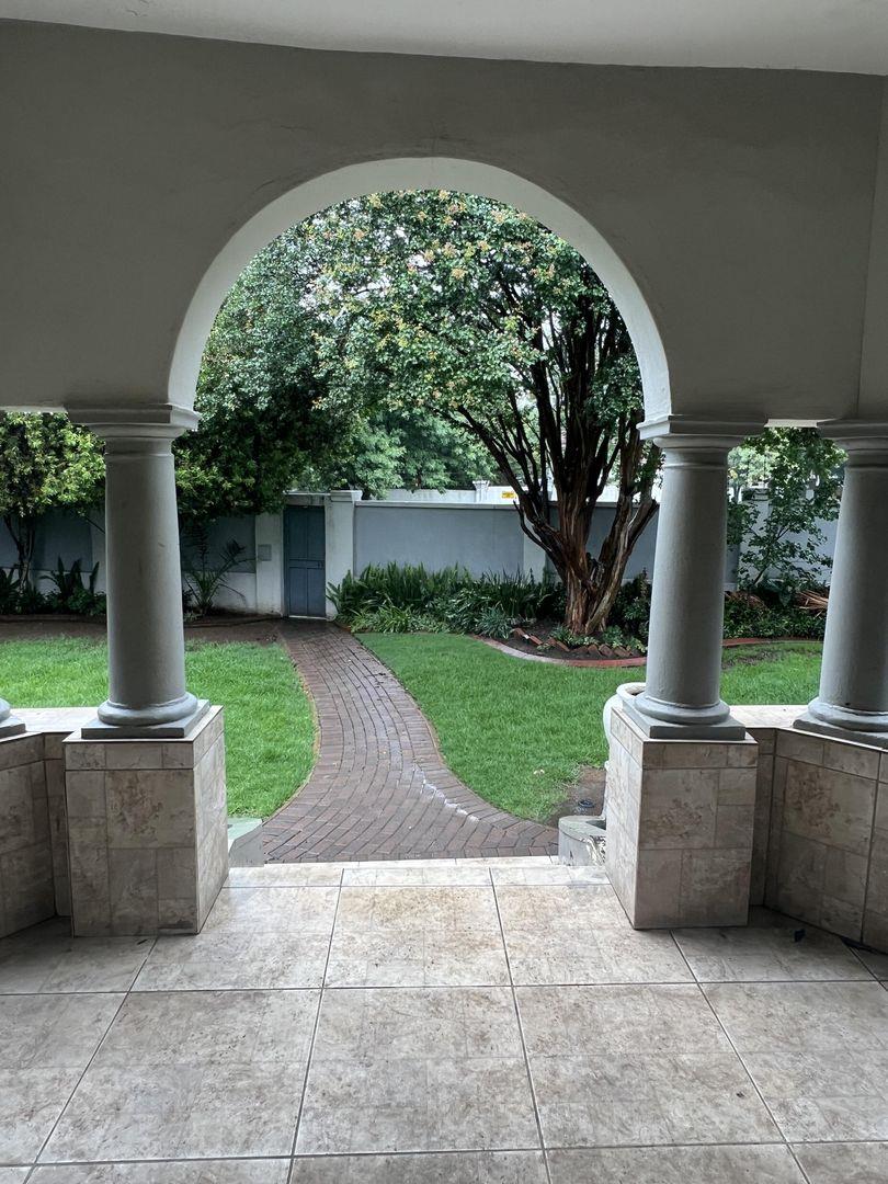 To Let 4 Bedroom Property for Rent in Parkhill Gardens Gauteng