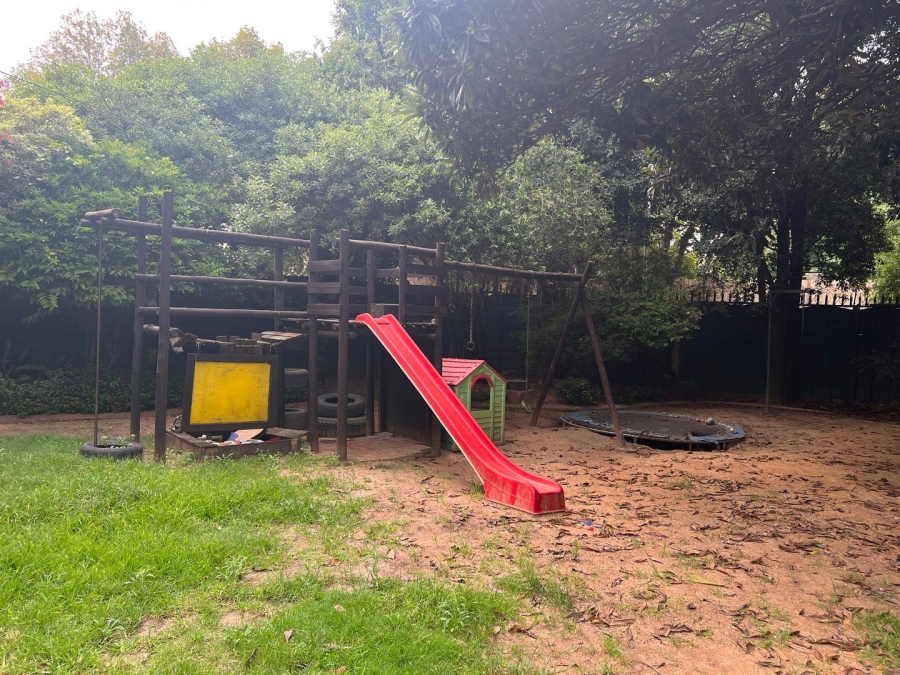 To Let 4 Bedroom Property for Rent in Parkhill Gardens Gauteng