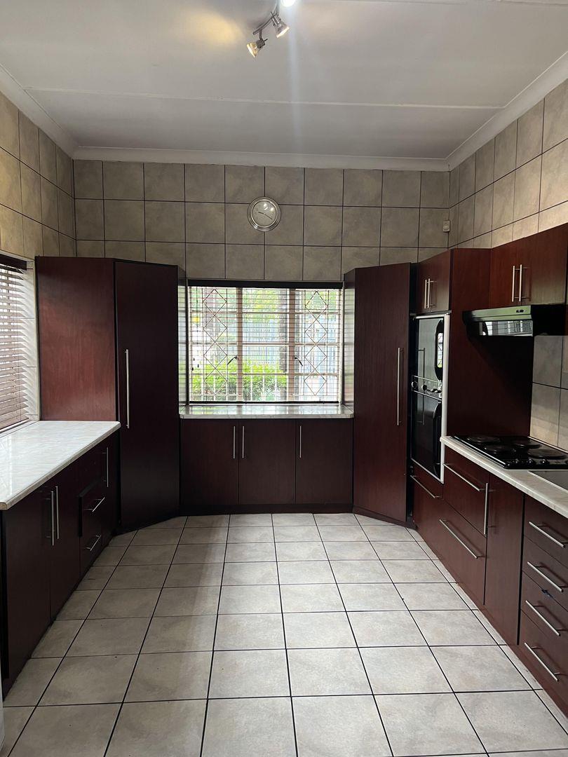To Let 4 Bedroom Property for Rent in Parkhill Gardens Gauteng