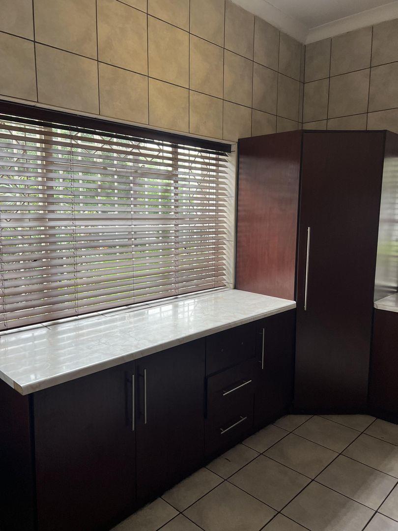 To Let 4 Bedroom Property for Rent in Parkhill Gardens Gauteng