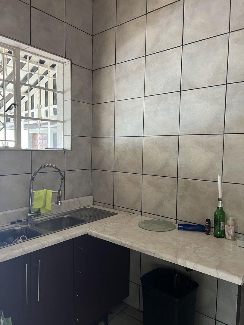 To Let 4 Bedroom Property for Rent in Parkhill Gardens Gauteng