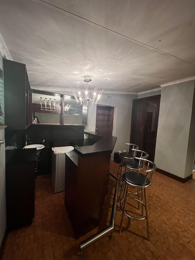 To Let 4 Bedroom Property for Rent in Parkhill Gardens Gauteng