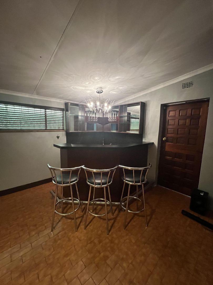 To Let 4 Bedroom Property for Rent in Parkhill Gardens Gauteng