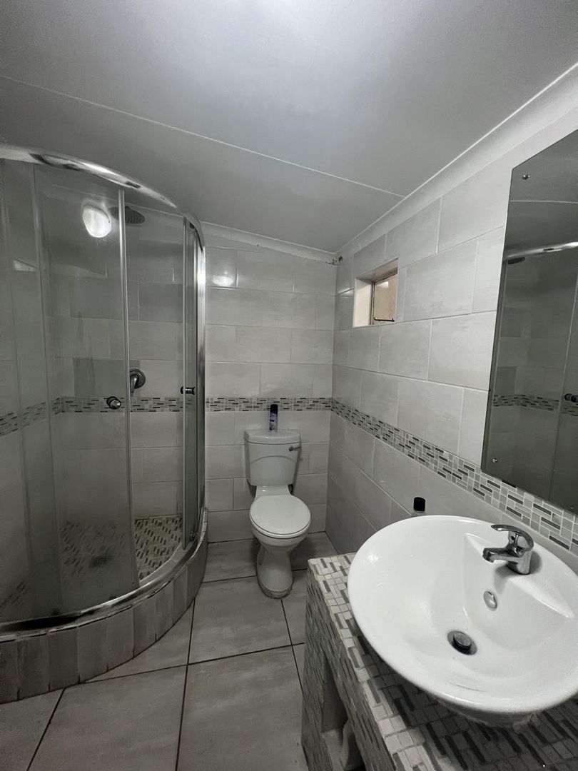 To Let 4 Bedroom Property for Rent in Parkhill Gardens Gauteng