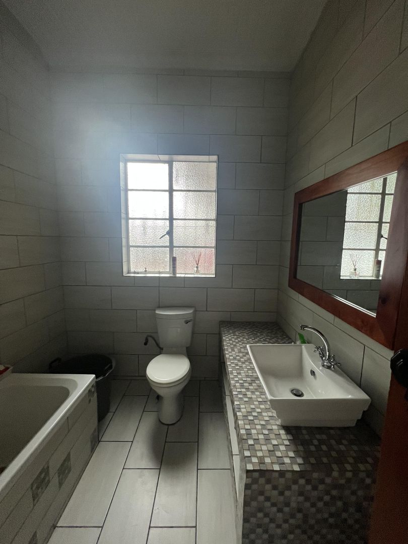 To Let 4 Bedroom Property for Rent in Parkhill Gardens Gauteng