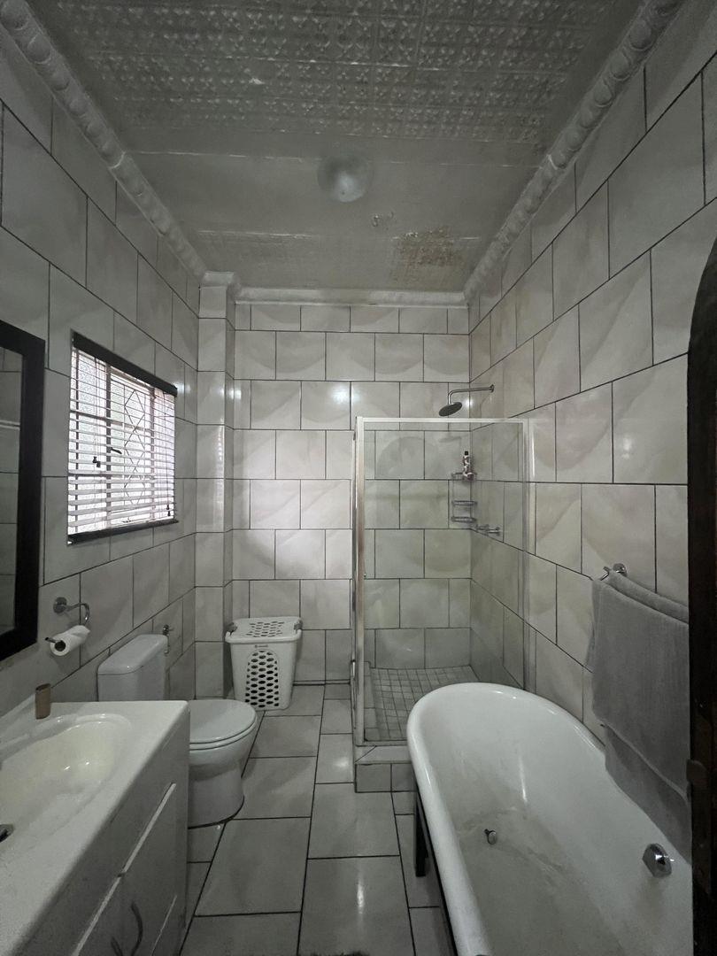 To Let 4 Bedroom Property for Rent in Parkhill Gardens Gauteng