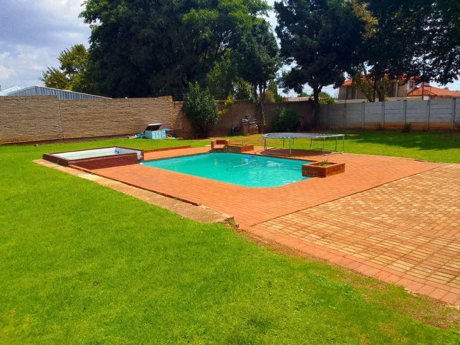 3 Bedroom Property for Sale in Witpoortjie Gauteng