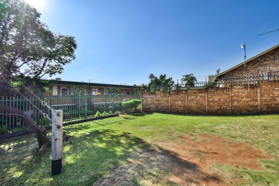 2 Bedroom Property for Sale in Eldoraigne Gauteng