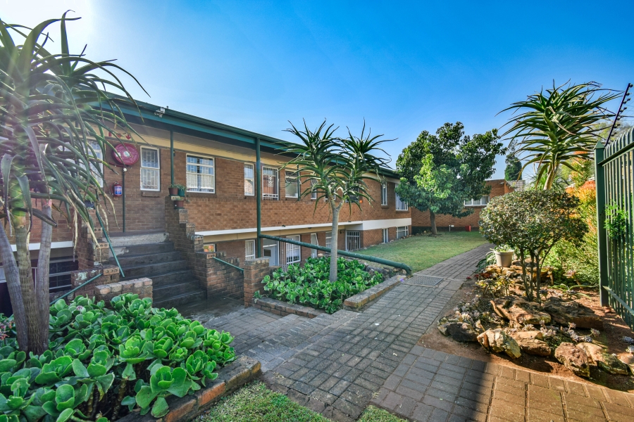 2 Bedroom Property for Sale in Eldoraigne Gauteng