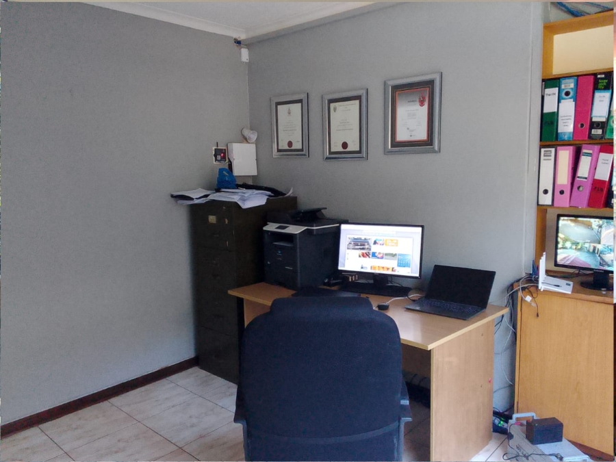 4 Bedroom Property for Sale in Bassonia Gauteng