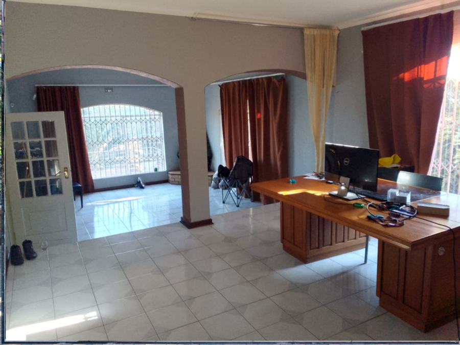 4 Bedroom Property for Sale in Bassonia Gauteng