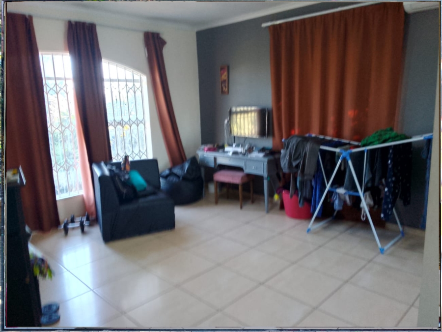 4 Bedroom Property for Sale in Bassonia Gauteng