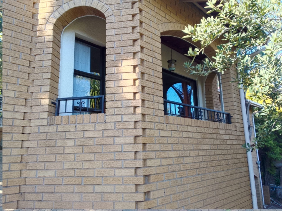 4 Bedroom Property for Sale in Bassonia Gauteng