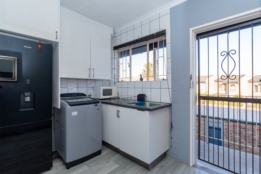 2 Bedroom Property for Sale in Goedeburg Gauteng