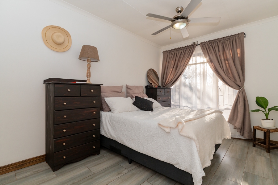 2 Bedroom Property for Sale in Goedeburg Gauteng