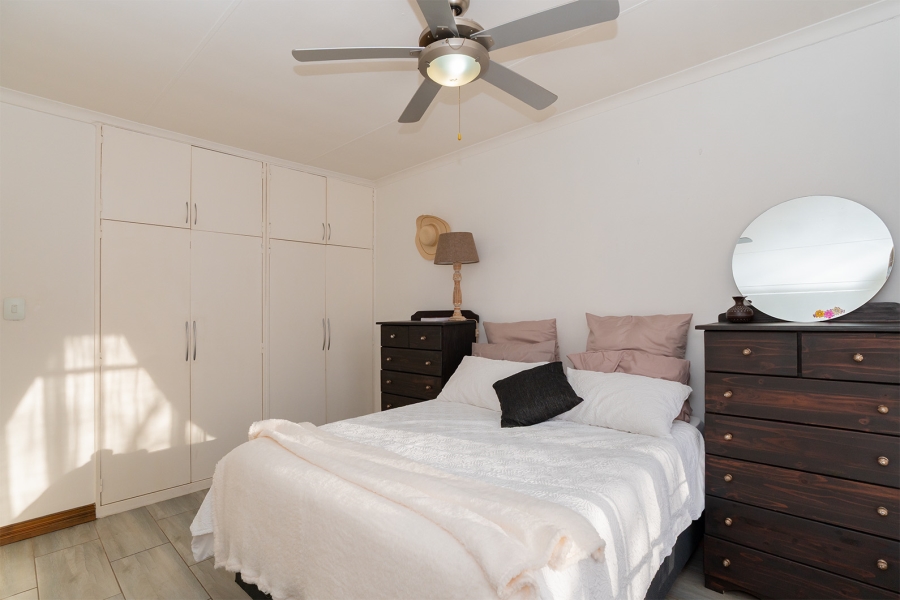 2 Bedroom Property for Sale in Goedeburg Gauteng