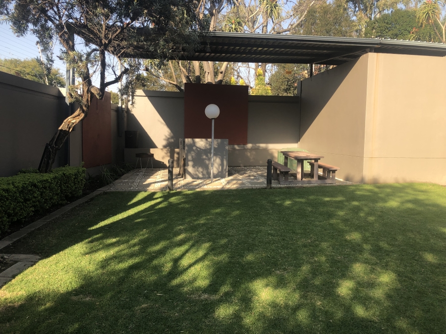 1 Bedroom Property for Sale in Sunninghill Gauteng