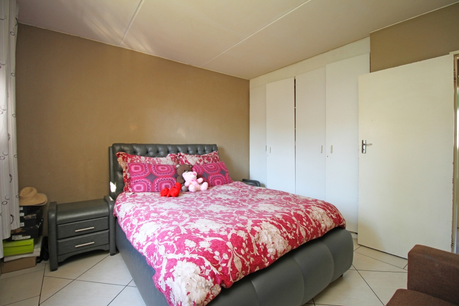 2 Bedroom Property for Sale in Vorna Valley Gauteng