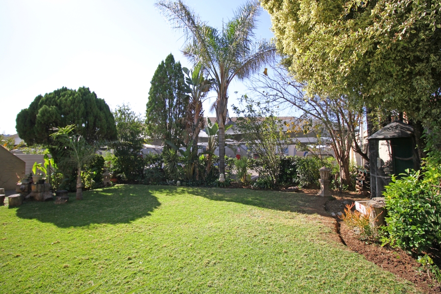 2 Bedroom Property for Sale in Vorna Valley Gauteng