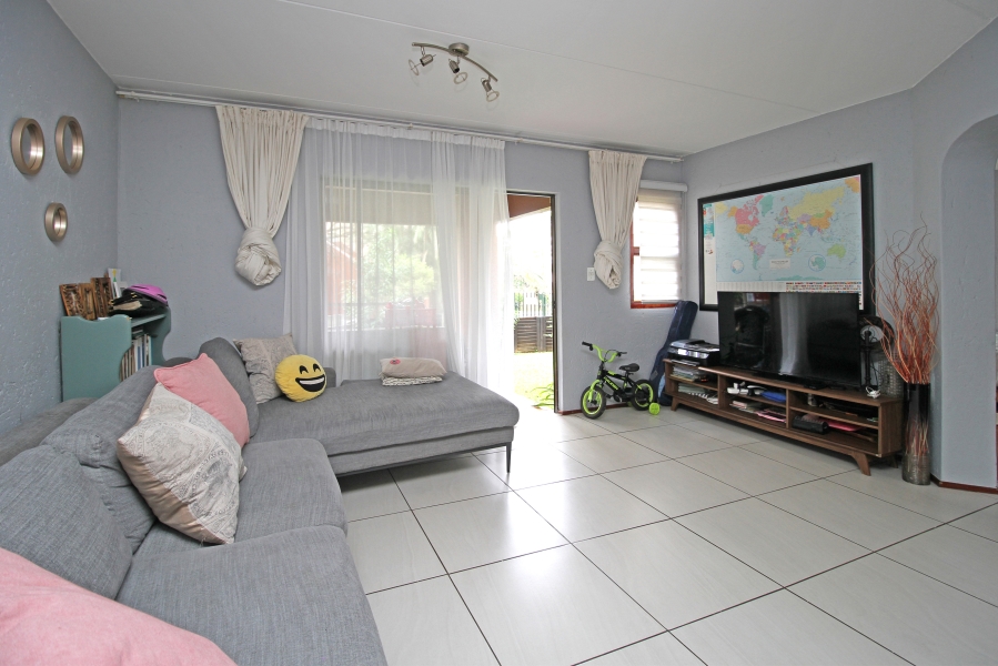 2 Bedroom Property for Sale in Bromhof Gauteng