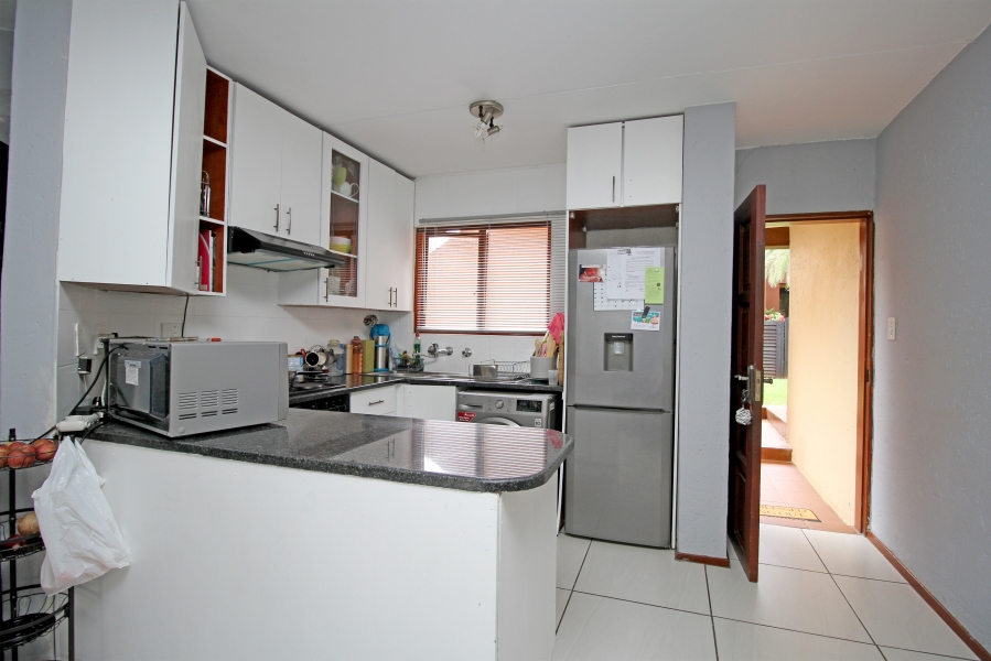 2 Bedroom Property for Sale in Bromhof Gauteng