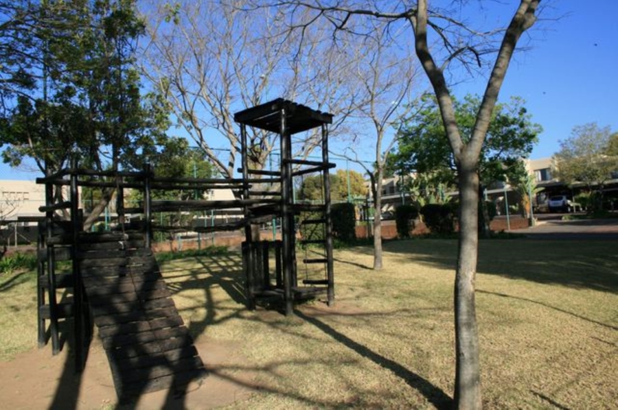 2 Bedroom Property for Sale in Sunninghill Gauteng