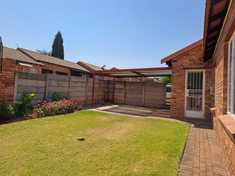 3 Bedroom Property for Sale in Wilgeheuwel Gauteng