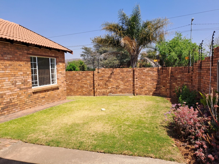 3 Bedroom Property for Sale in Wilgeheuwel Gauteng