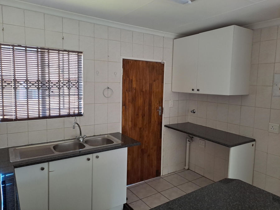 3 Bedroom Property for Sale in Wilgeheuwel Gauteng
