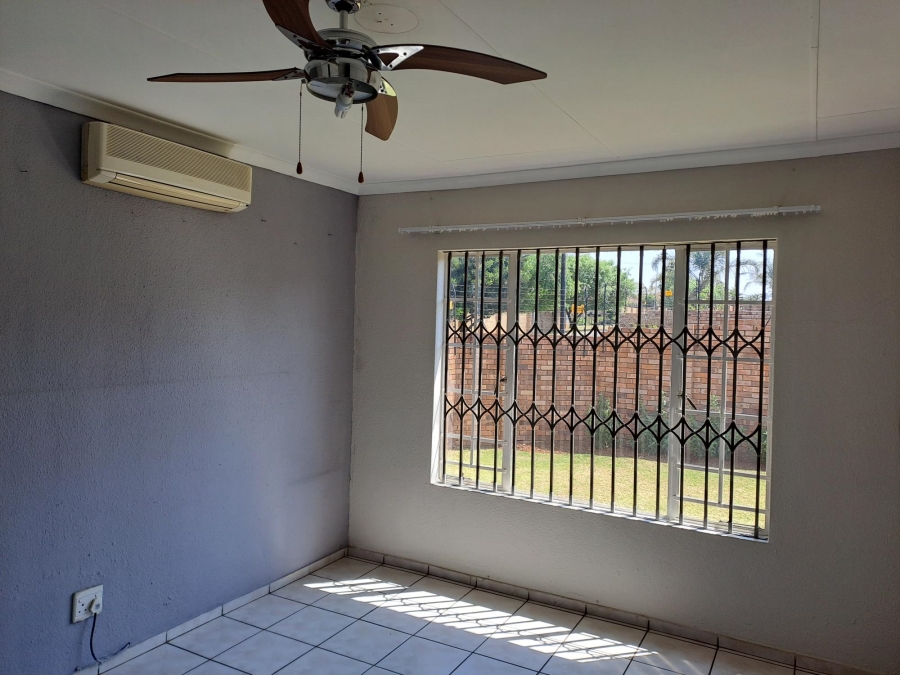 3 Bedroom Property for Sale in Wilgeheuwel Gauteng