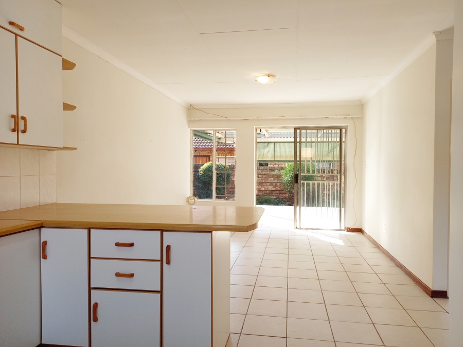 2 Bedroom Property for Sale in Garsfontein Gauteng