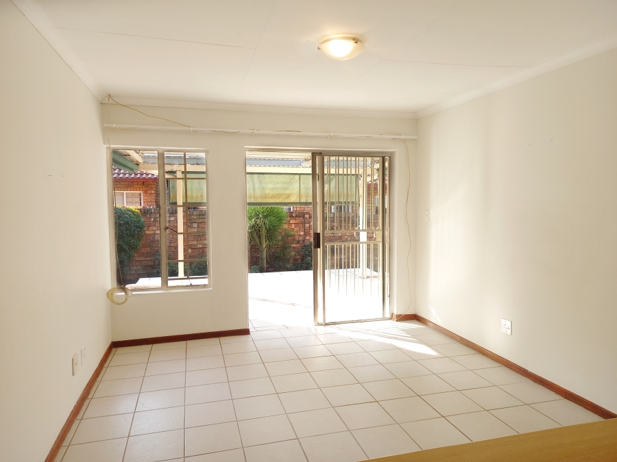 2 Bedroom Property for Sale in Garsfontein Gauteng