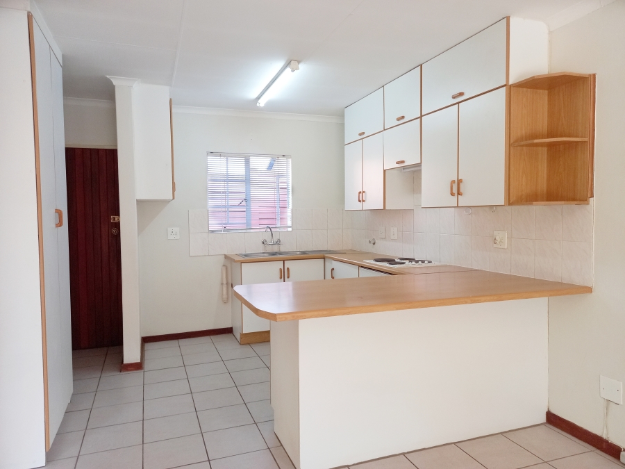 2 Bedroom Property for Sale in Garsfontein Gauteng