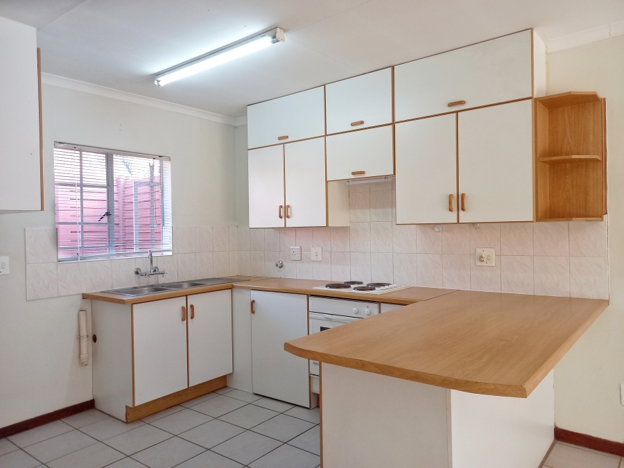 2 Bedroom Property for Sale in Garsfontein Gauteng