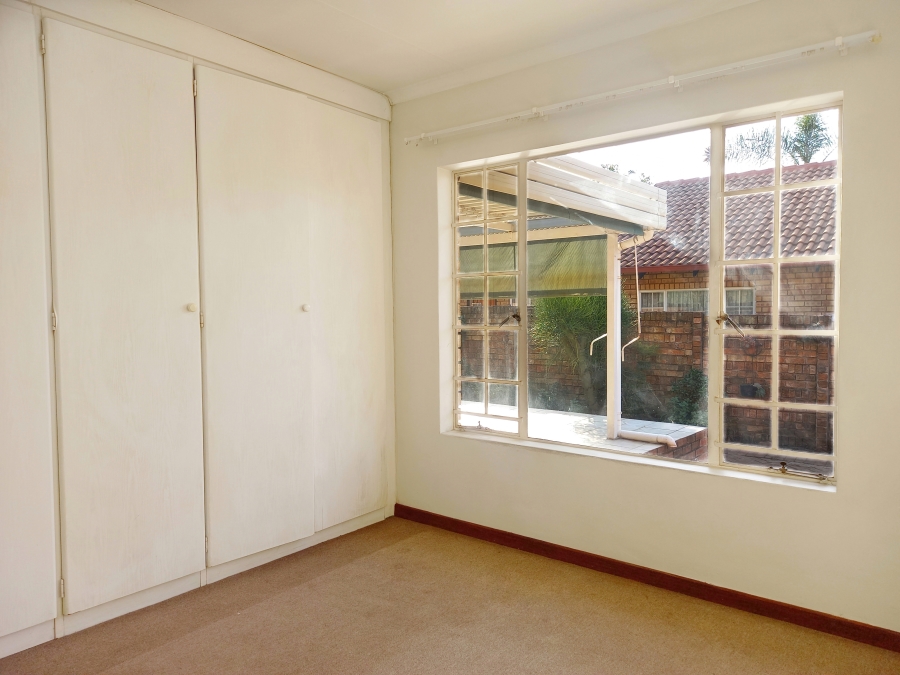 2 Bedroom Property for Sale in Garsfontein Gauteng