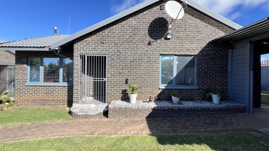 3 Bedroom Property for Sale in Dan Pienaarville Gauteng
