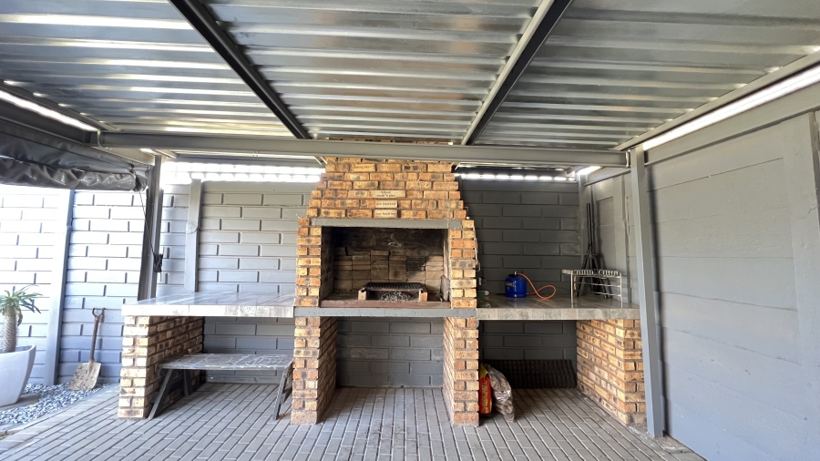 3 Bedroom Property for Sale in Dan Pienaarville Gauteng