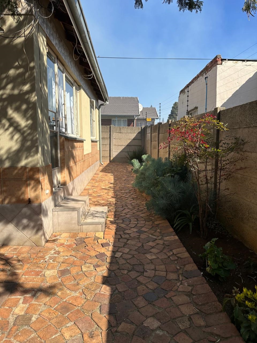To Let 1 Bedroom Property for Rent in Eden Glen Gauteng