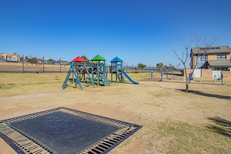 3 Bedroom Property for Sale in Rooihuiskraal North Gauteng