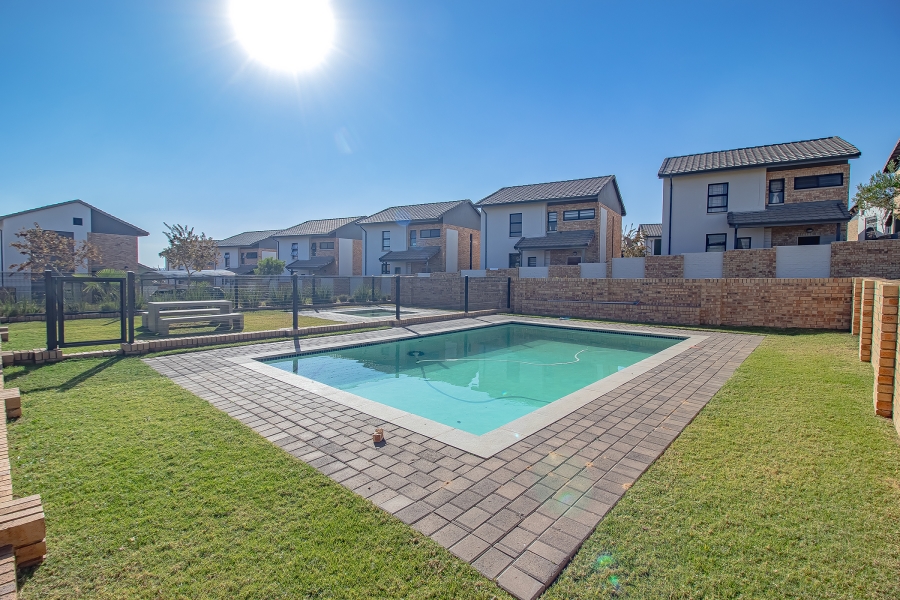 3 Bedroom Property for Sale in Rooihuiskraal North Gauteng