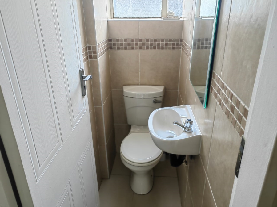 2 Bedroom Property for Sale in Denlee Gauteng