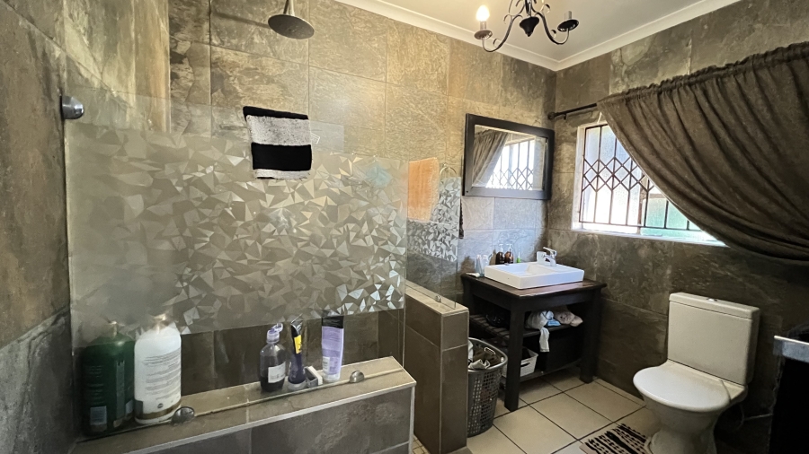 5 Bedroom Property for Sale in Eike Park Gauteng