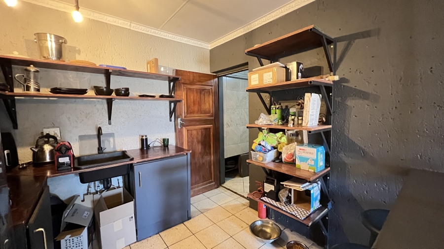 5 Bedroom Property for Sale in Eike Park Gauteng