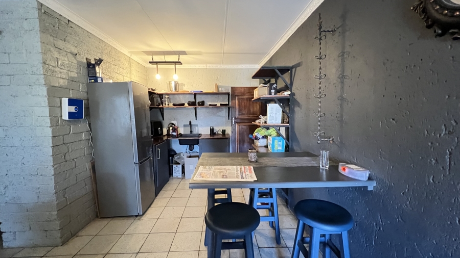 5 Bedroom Property for Sale in Eike Park Gauteng