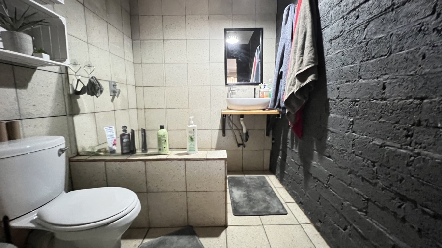 5 Bedroom Property for Sale in Eike Park Gauteng