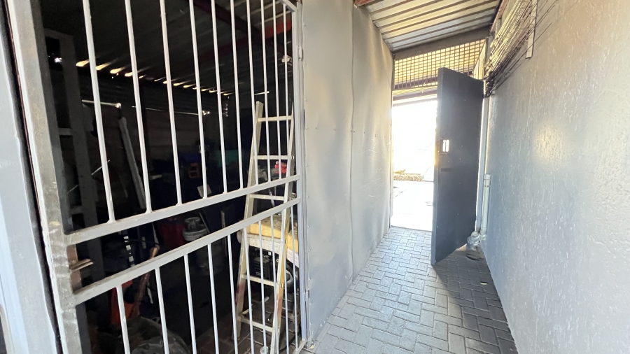 5 Bedroom Property for Sale in Eike Park Gauteng