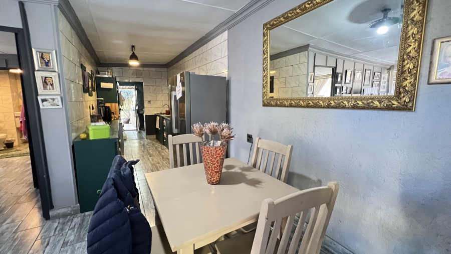 5 Bedroom Property for Sale in Eike Park Gauteng