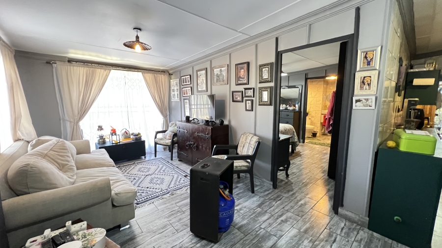 5 Bedroom Property for Sale in Eike Park Gauteng