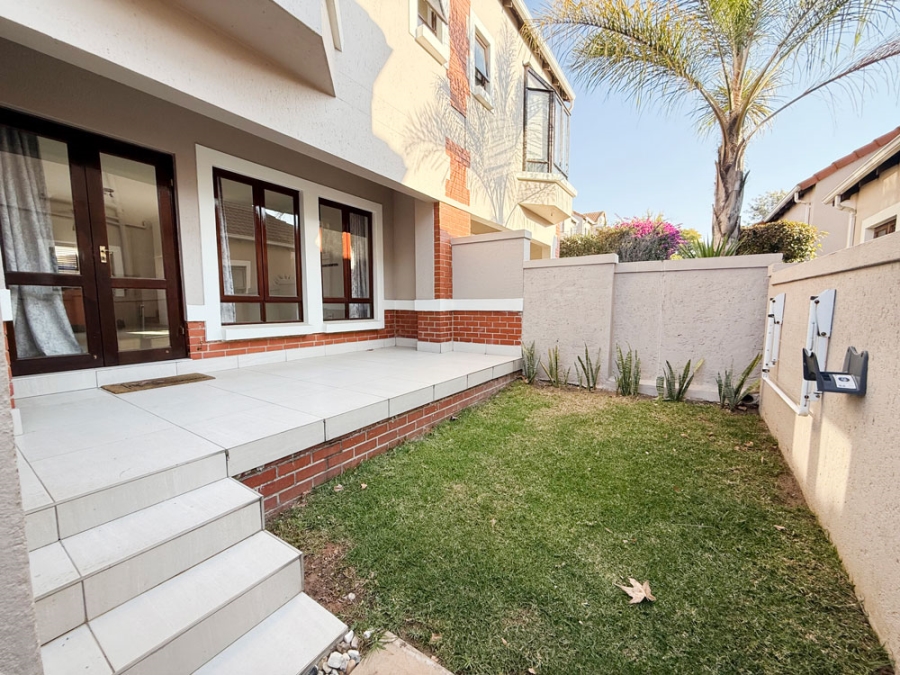 2 Bedroom Property for Sale in Broadacres Gauteng